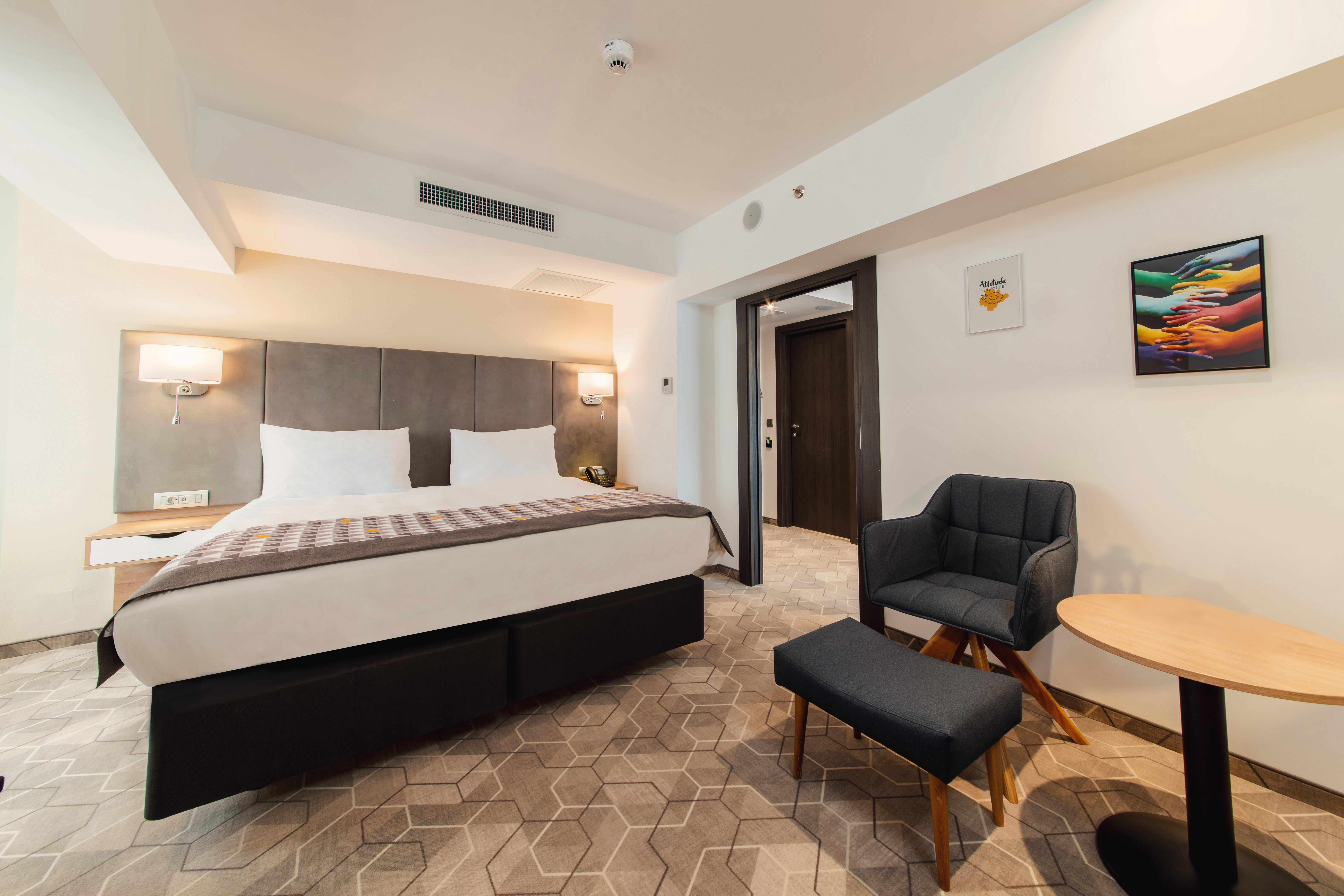 Holiday Inn Bucharest - Times, An Ihg Hotel Екстериор снимка