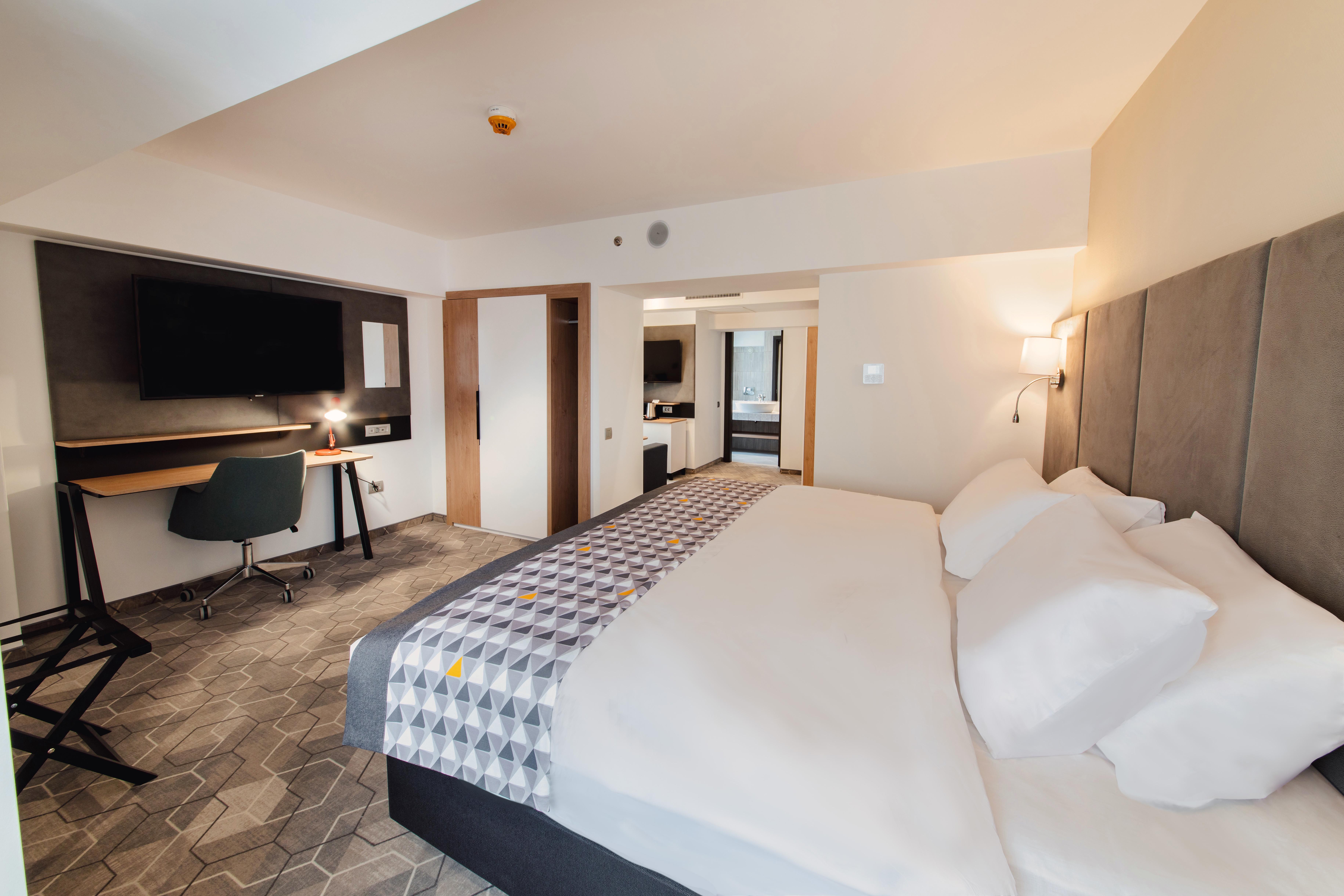 Holiday Inn Bucharest - Times, An Ihg Hotel Екстериор снимка