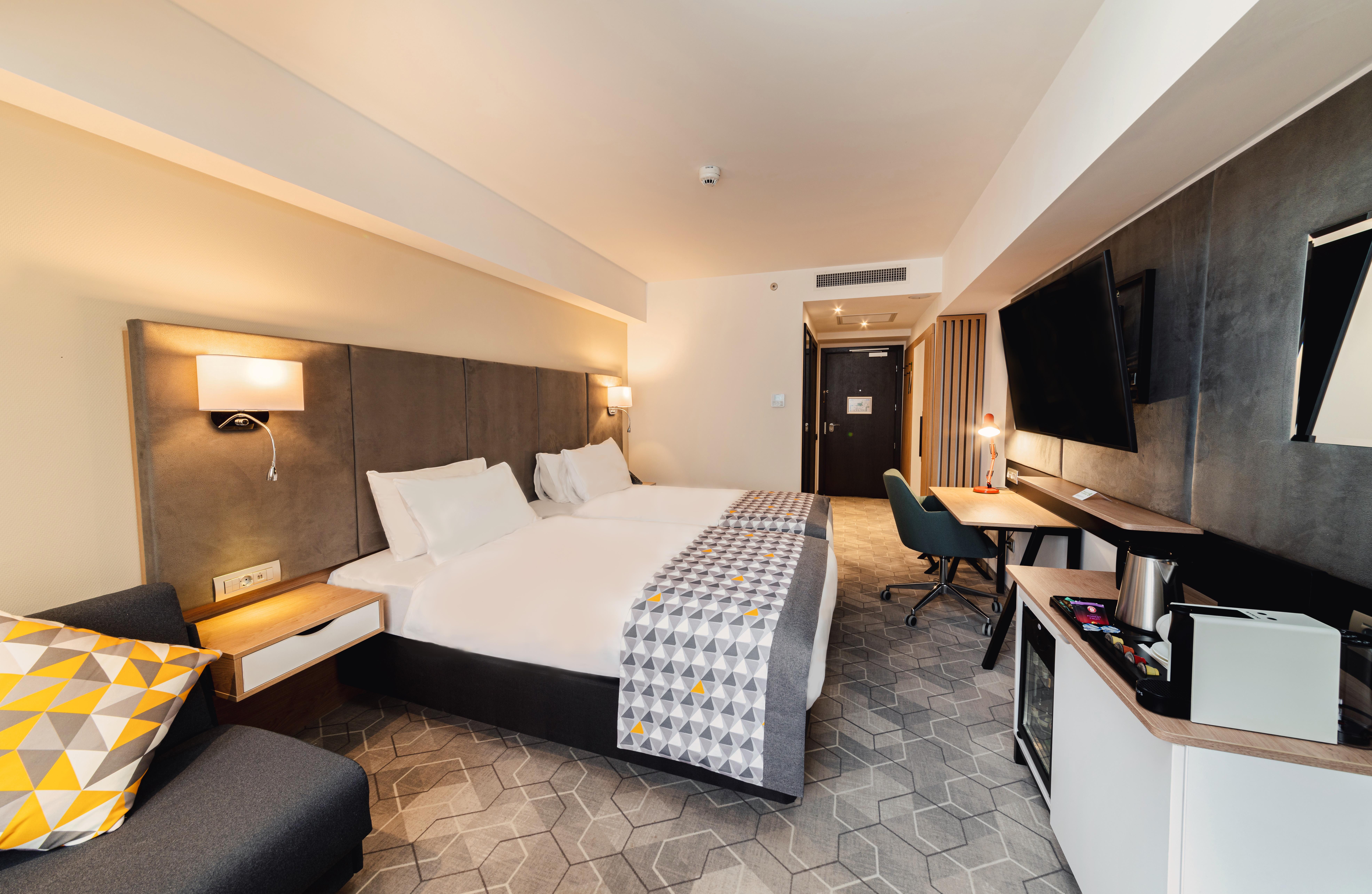 Holiday Inn Bucharest - Times, An Ihg Hotel Екстериор снимка