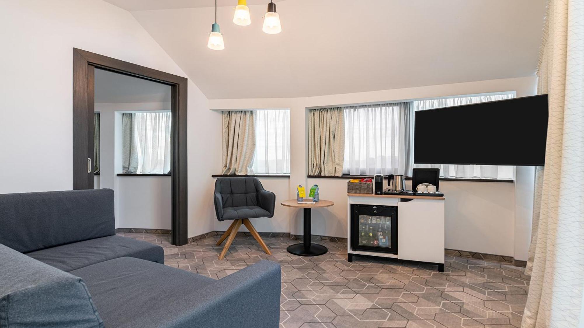 Holiday Inn Bucharest - Times, An Ihg Hotel Екстериор снимка
